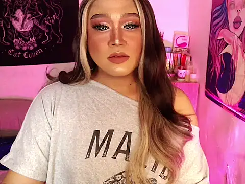 MelindaOnDuty_ webcam