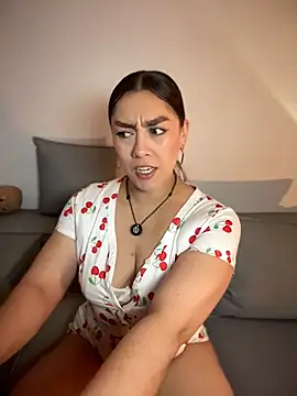 Im_sophiie webcam