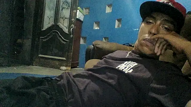 AlexAlejandro13 webcam