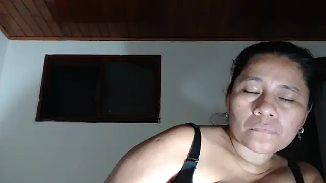 adrixxx38 live cam on StripChat