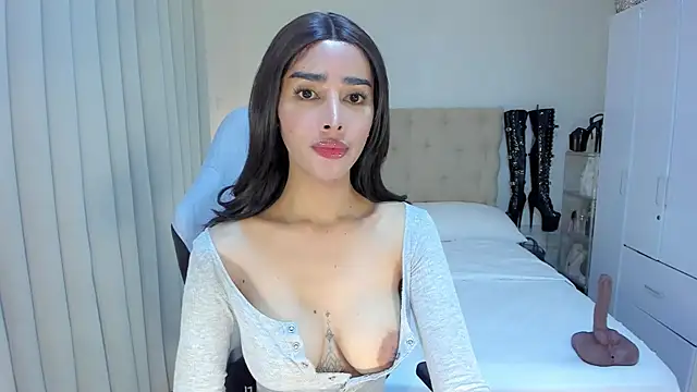 Lovable_with_bigsurprise webcam