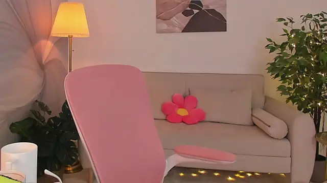NoraHaynes webcam