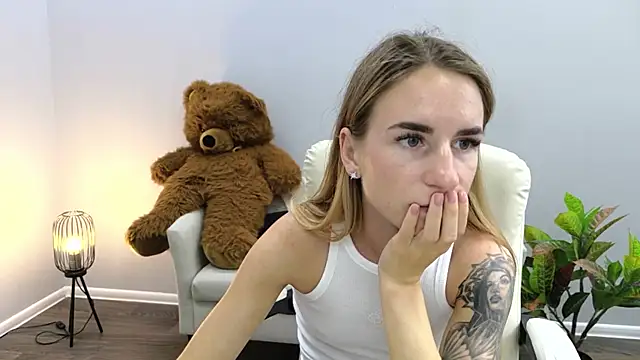 DeboraHorny webcam