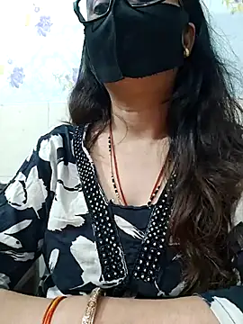 Aishwaryaa_69 live cam on StripChat