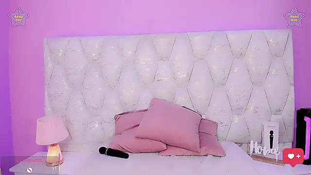 Lexxy_Mattell live cam on StripChat
