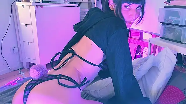 CeriseLapine webcam