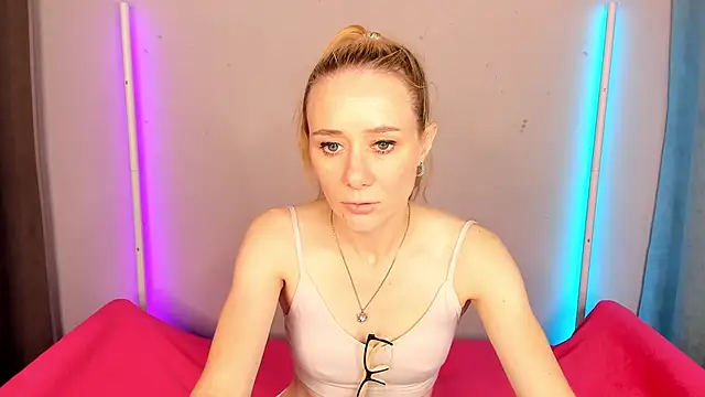 NikaBond webcam