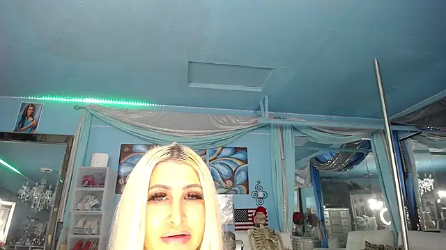 ADRIANNA_FOX