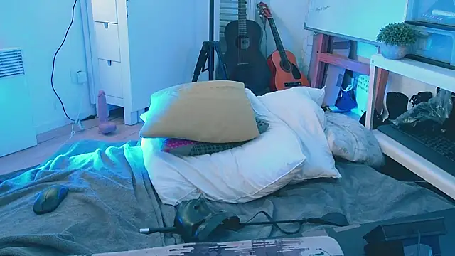 CeriseLapine webcam
