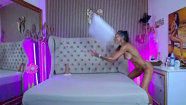 PlayfulShow webcam