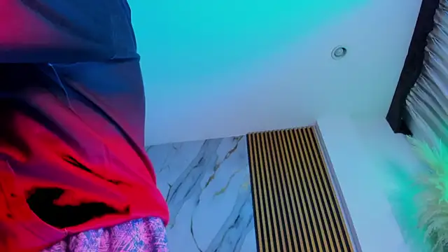 KendraDiorr_ webcam