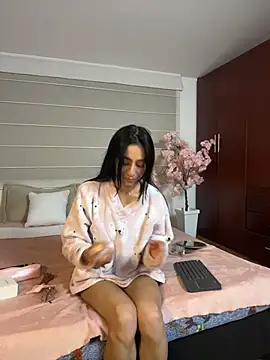 Lucyjoi webcam