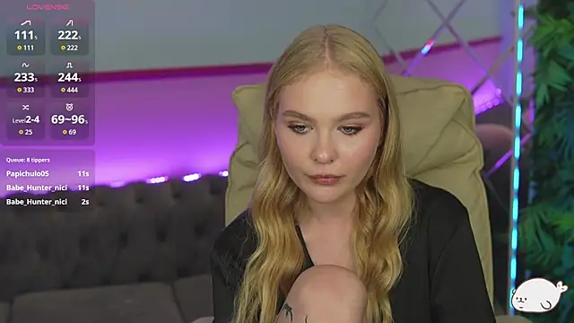 LeylaReeds live cam on StripChat