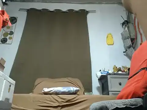 30cmHORSECOCKSELFSUCKER live cam on StripChat