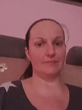 BustyLadyAlma webcam