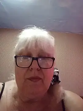 Alexia64231 live cam on StripChat