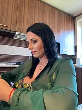Hotmomcheckk_