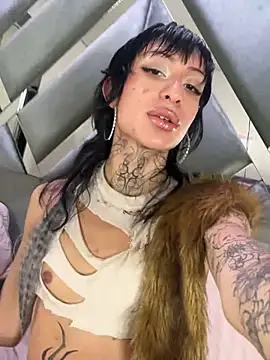 Model: MadisonWood01
