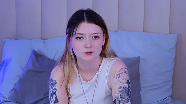 AlyssFrost webcam