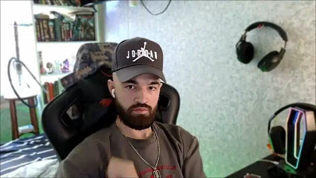 _Serious_Man webcam