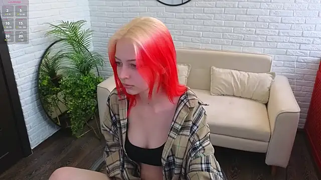 liarivera (F teen) - Lick my fingers close up