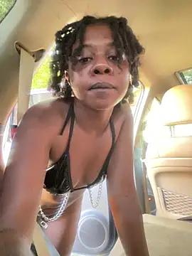 ebony_queeen (F young) - Flash pussy spread ass  + squirt 💦