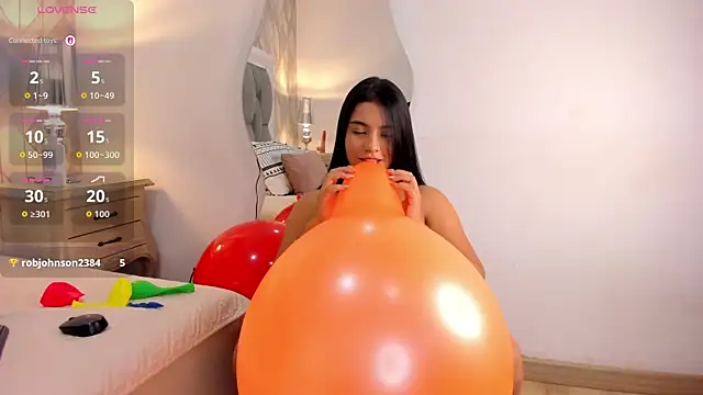 zharia_lux_25 live cam on StripChat
