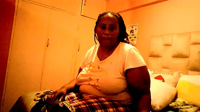 HUGEASSXXXXX webcam