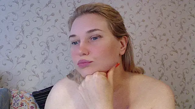mmmPinUpGirl webcam