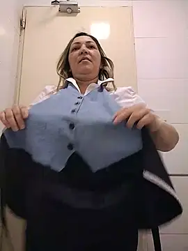 Lunita86 live cam on StripChat