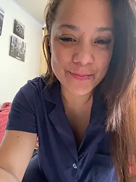 Pretty__Milf webcam