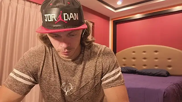 Marrymeplz webcam