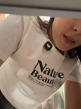 LittleDoll___ webcam