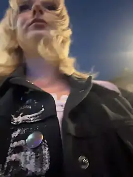 RonnieKiss webcam