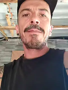 Exhibguy16 webcam
