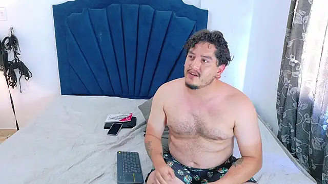 RoxyandAron2 webcam