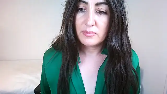 naughty_sarahh webcam