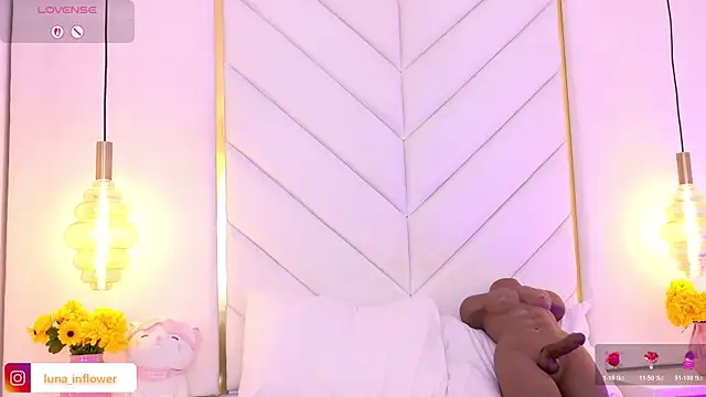 Flor_delunaa webcam
