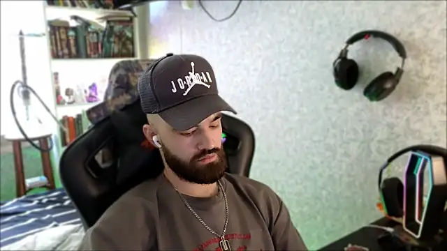 _Serious_Man webcam