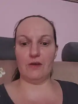 BustyLadyAlma webcam