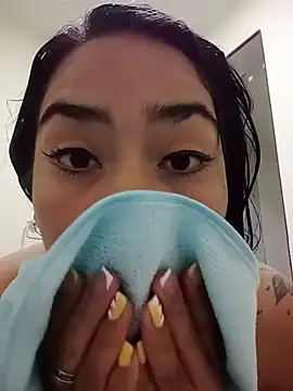 Violett_Cinnamon webcam
