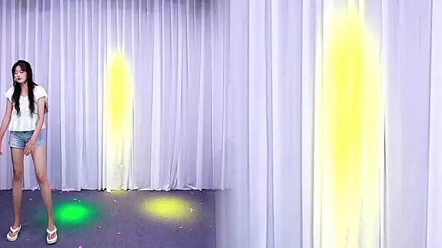 xueer-01 webcam
