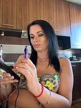 Hotmomcheckk_ webcam