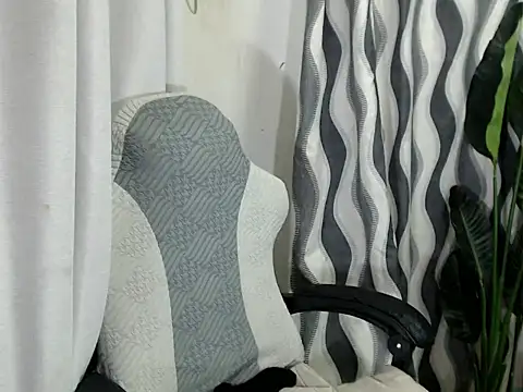sweetiie_caren webcam