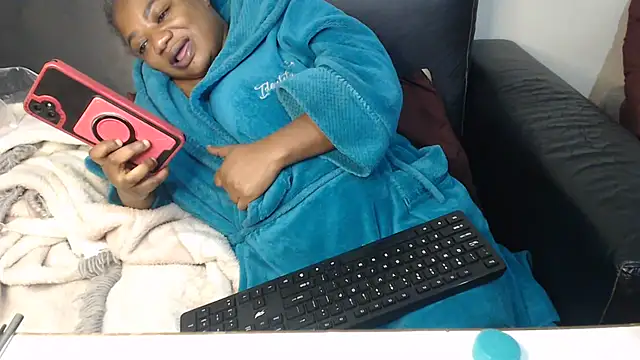 BustyNina41 webcam