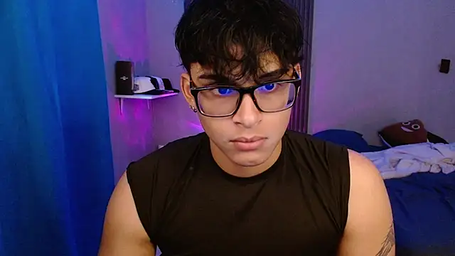 Mr_yisuzz webcam