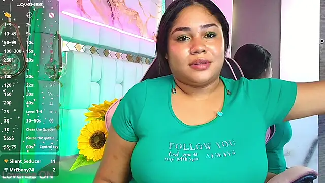 Aisha-Saadi webcam