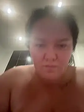 SunnyLeila2101 webcam