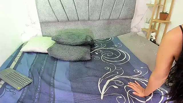 Nahomi_hot_77 webcam