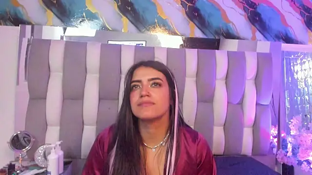 IsaDiiaz live cam on StripChat